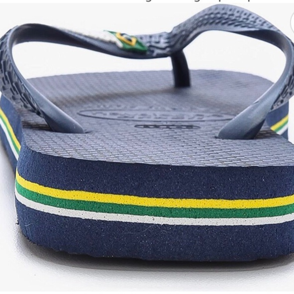 NWOT Havaianas Mens 11.5 Blue Fip Flops.